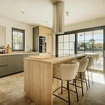 בית נופש Luxurious In *